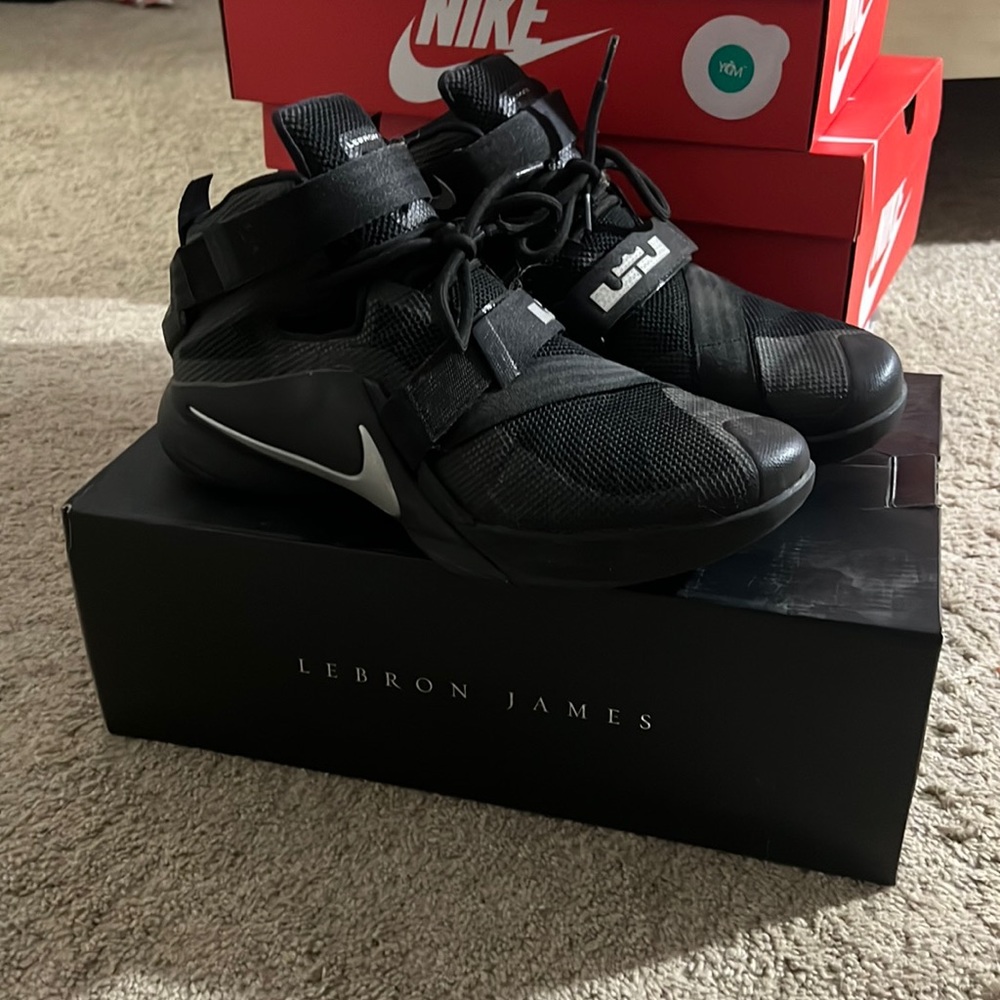 Lebron soldier 9